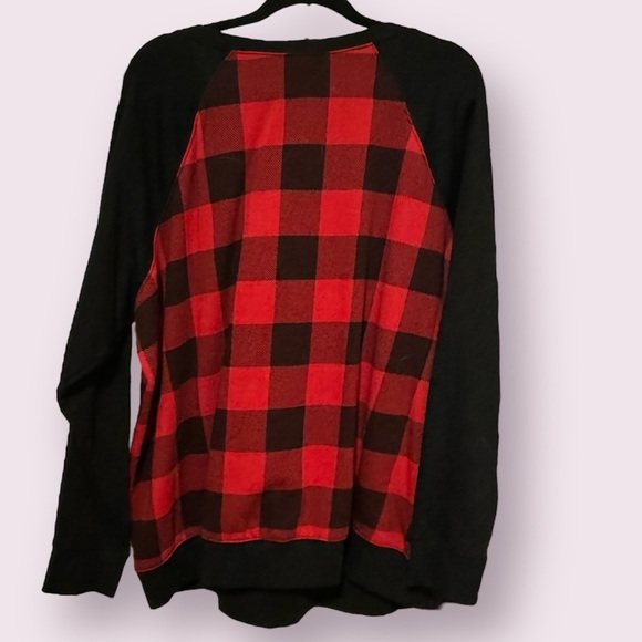 Torrid Classic Fit Cozy Fleece Crewneck Raglan Sweatshirt in Buffalo Plaid - Picture 4 of 8